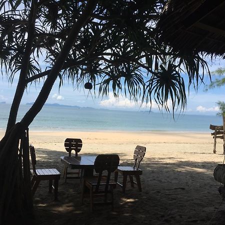 Отель Cocobar&Bungalow'Kohjum Кох-Юм Экстерьер фото