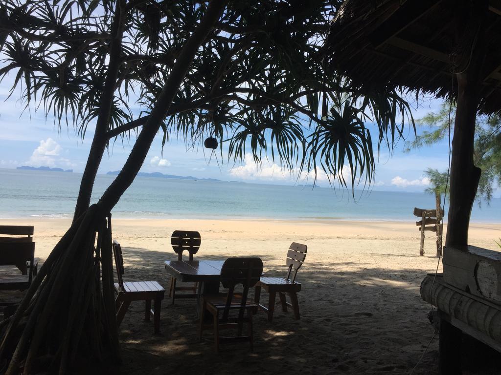 Отель Cocobar&Bungalow'Kohjum Кох-Юм Экстерьер фото