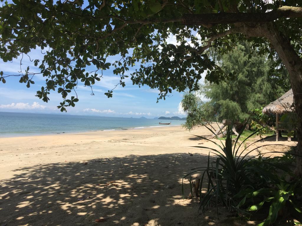 Отель Cocobar&Bungalow'Kohjum Кох-Юм Экстерьер фото