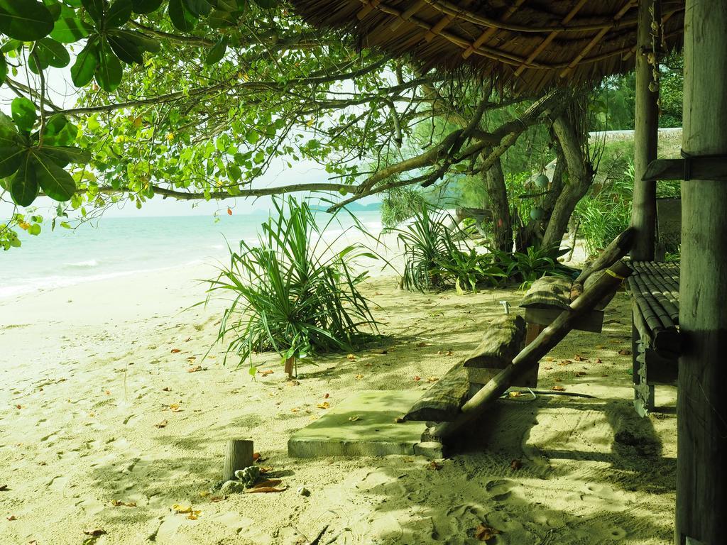 Отель Cocobar&Bungalow'Kohjum Кох-Юм Экстерьер фото