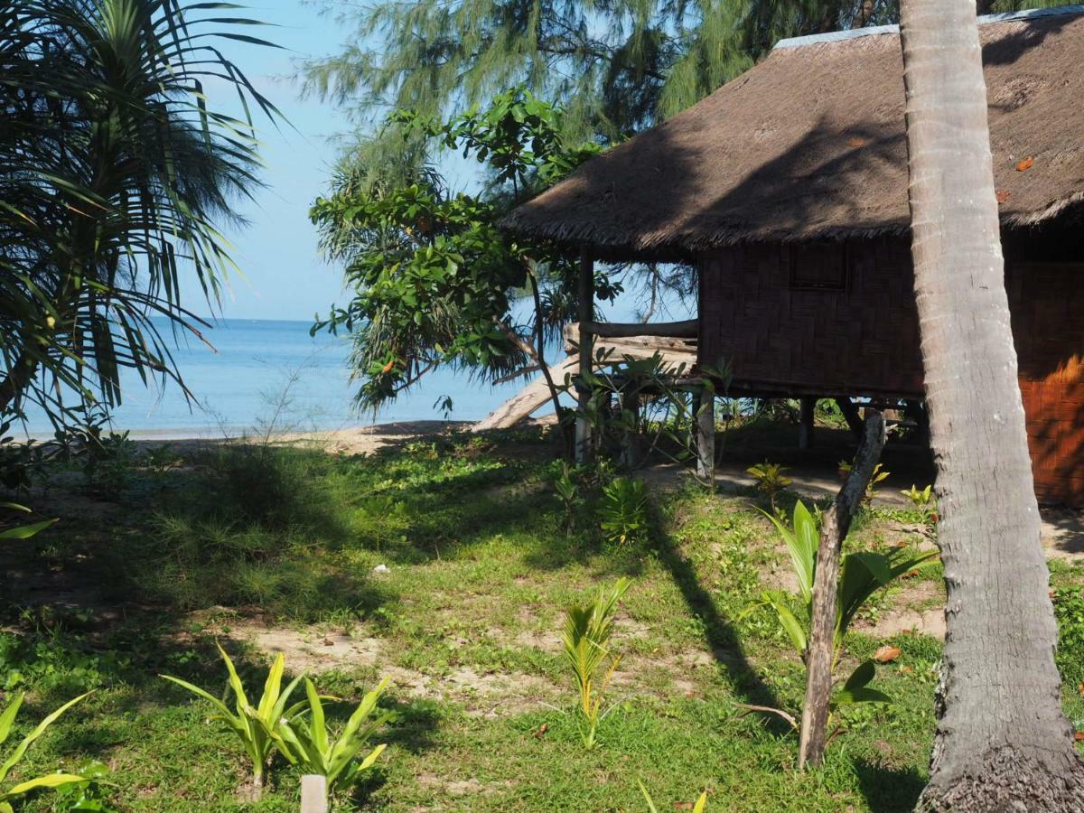 Отель Cocobar&Bungalow'Kohjum Кох-Юм Экстерьер фото
